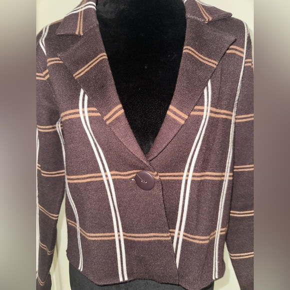 Max Studio One Button Closure Cropped Blazer - Size M - Picture 2 of 5